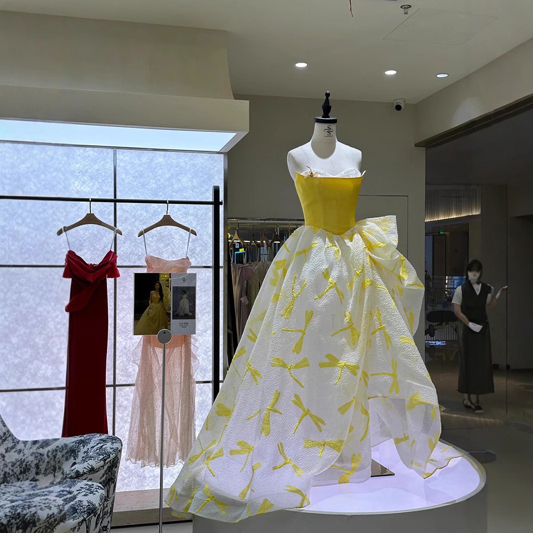 Elegant Yellow Satin Top Pagea - Embroidery Yellow Dress ulasan dan harga